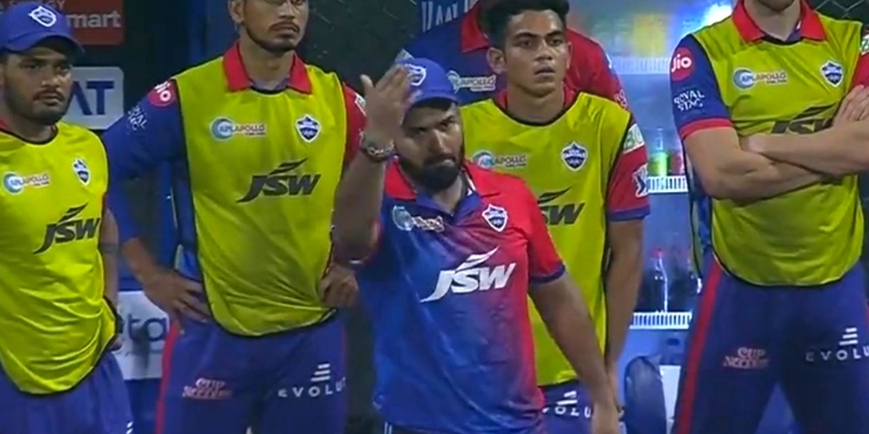 3 instances when team captain called his back during live match